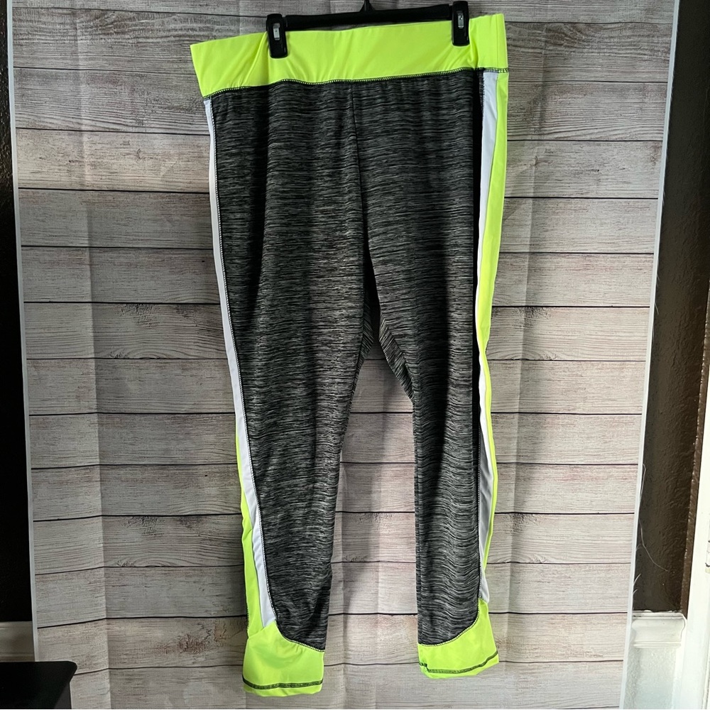 Gray / Black / White & Neon Green Athletic Body Instincts Leggings, Size 4X